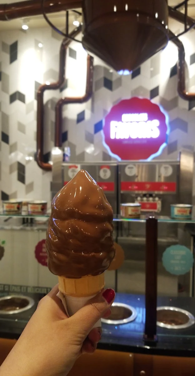 Dolce De Leche Mini Ice Cream Cone