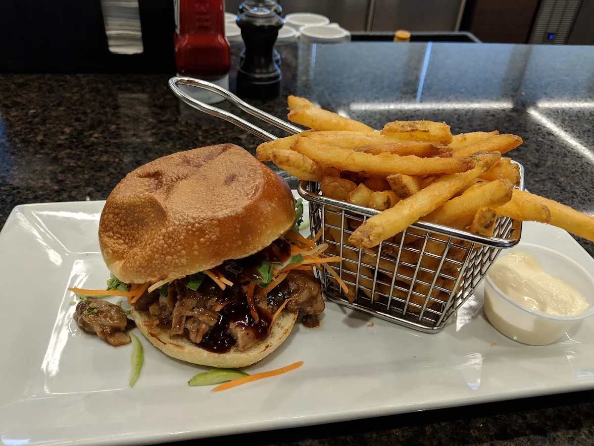 Pulled Pork Sandwich Platter