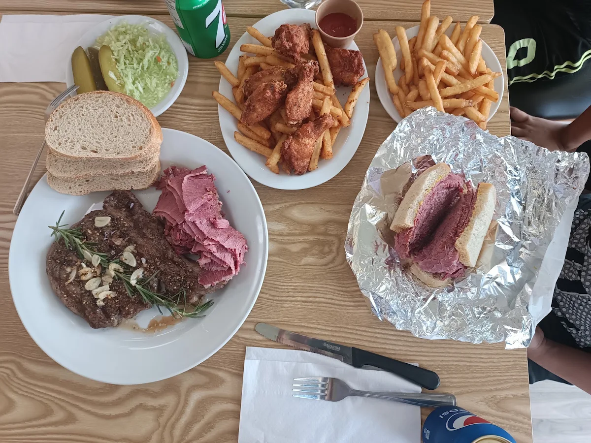 Repas Sandwich Viande Fumée Smoked Meat Sandwich Meal