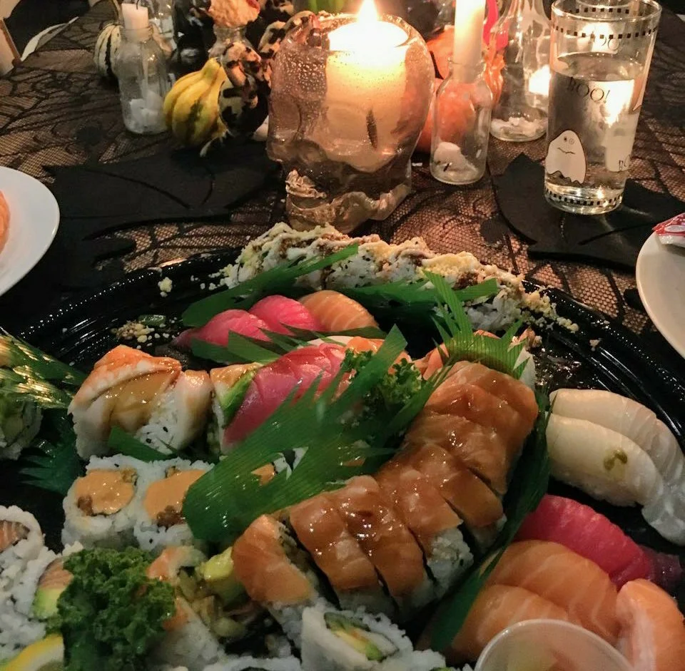 Medium Sushi and Roll Platter