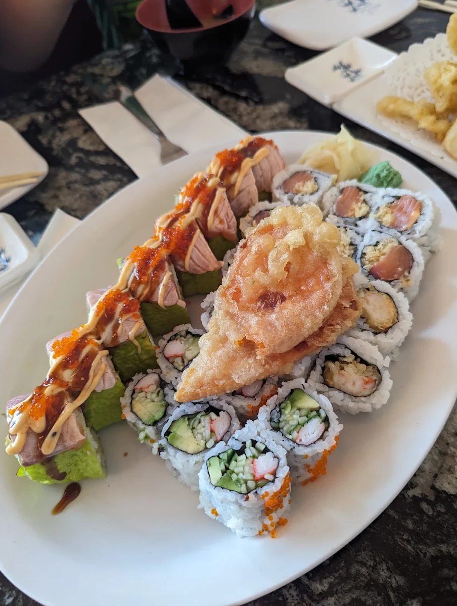 Umi Roll and Assorted Maki Combo