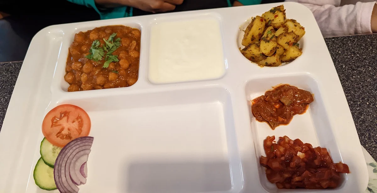 Amritsari Kulcha Platter