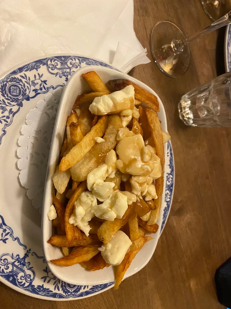Poutine Com Canard Confit