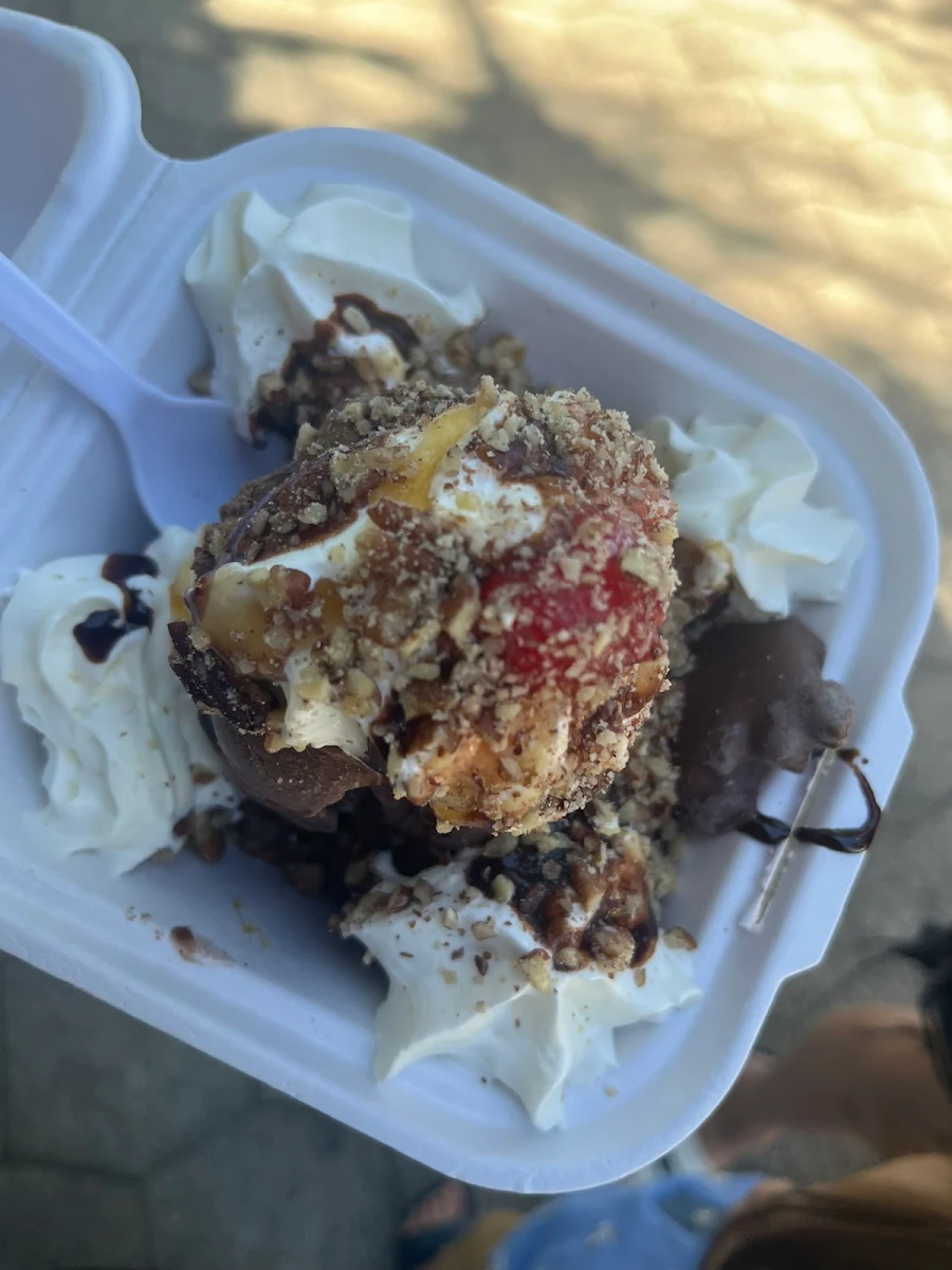 Turtle Sundae with Chocolate Gelato