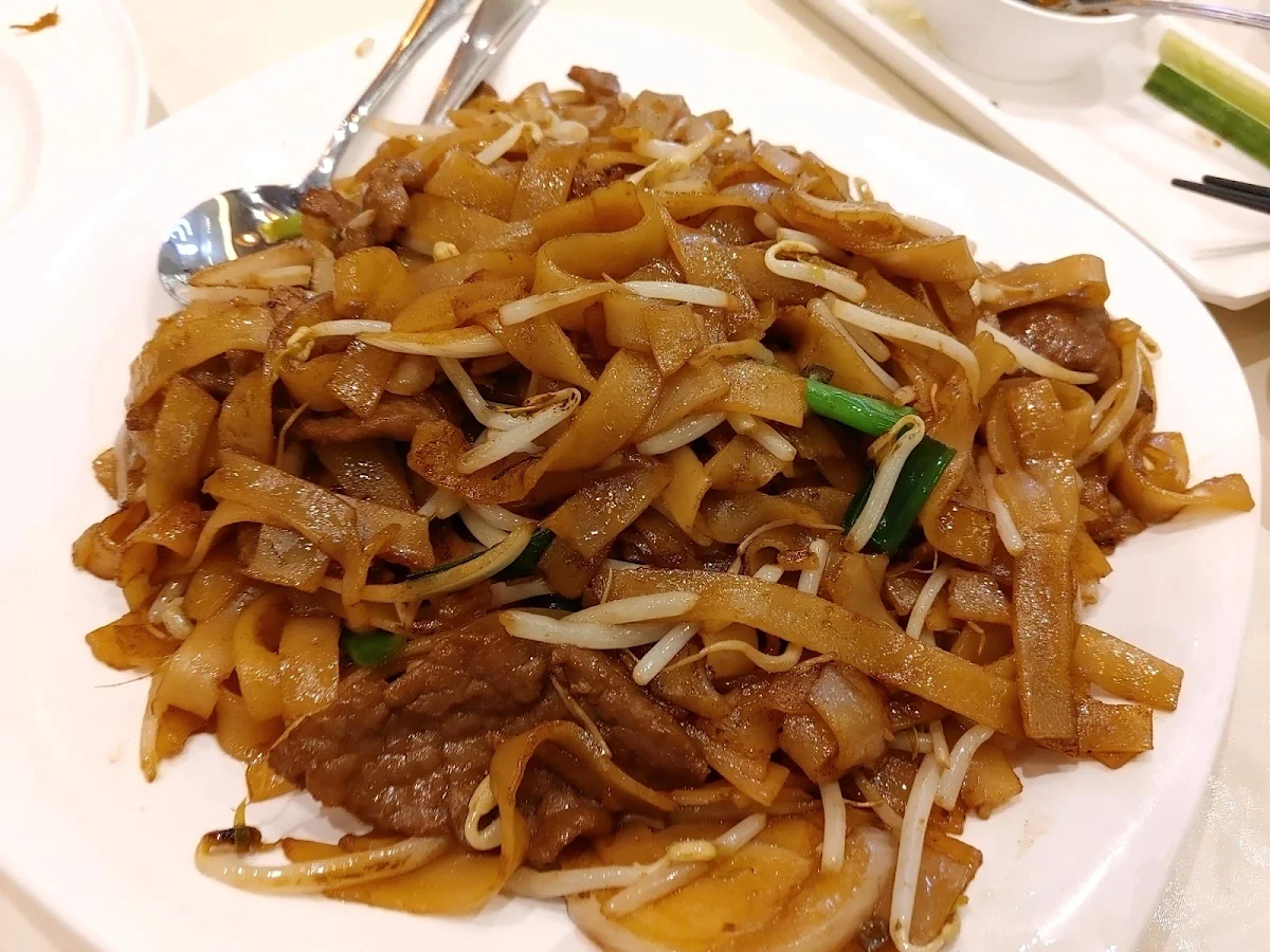 94203fried Beef Ho-Fan with XO Sauce
