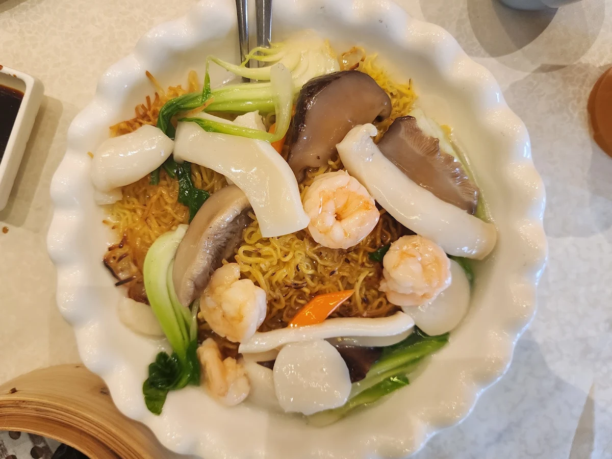 94901 Mixed Seafood Chow Mein Crispy