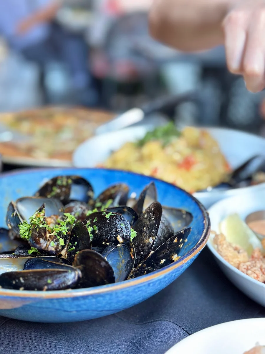 Mussels De Cha Cha Cha Al Ajillo