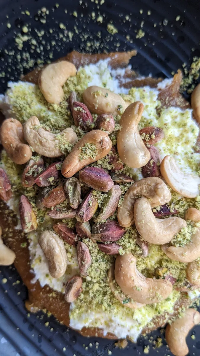 مفروكة, Crown Pastries