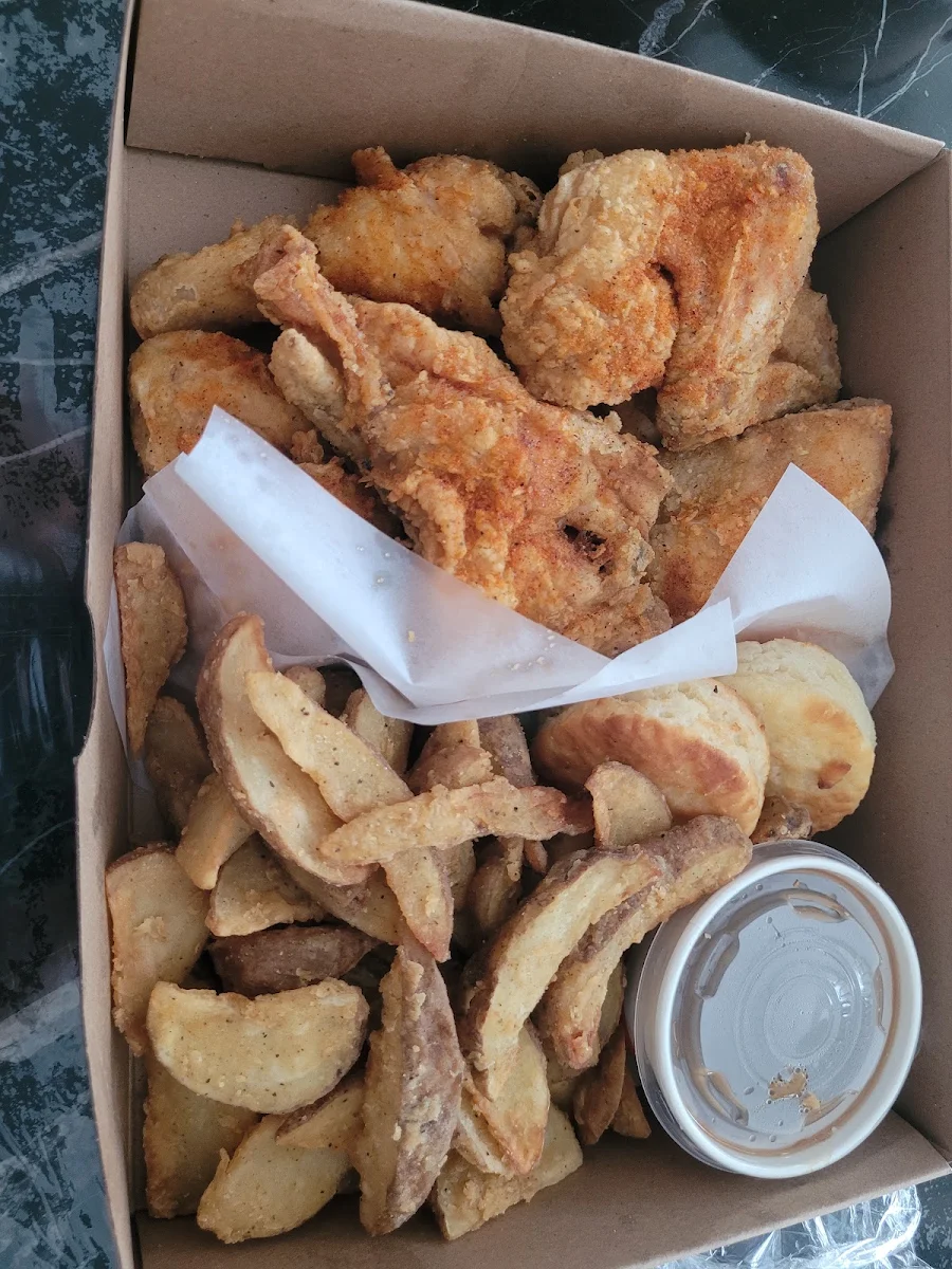 6 Piece Spicy Fried Chicken Medium Potato Wedges Medium Gravy 2 Biscuits