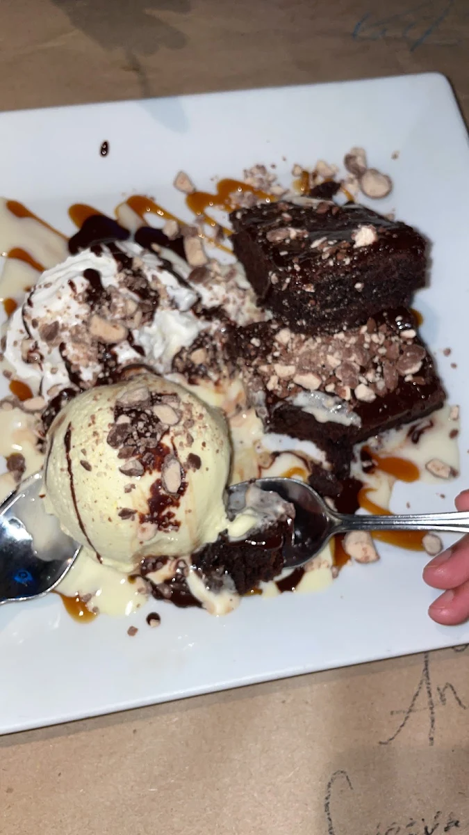 Vanilla Ice Cream Brownie Sliders