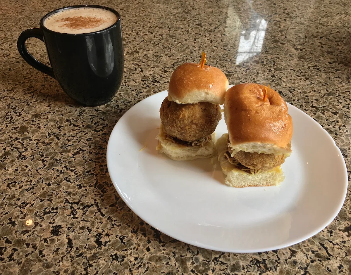 Vada Pav Chai