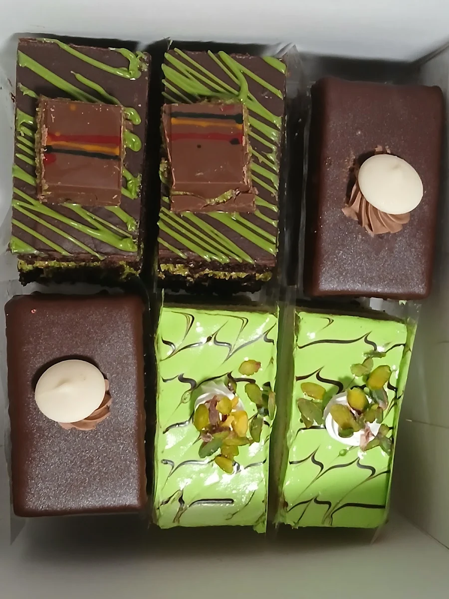 Petit Four 1 4 Kg