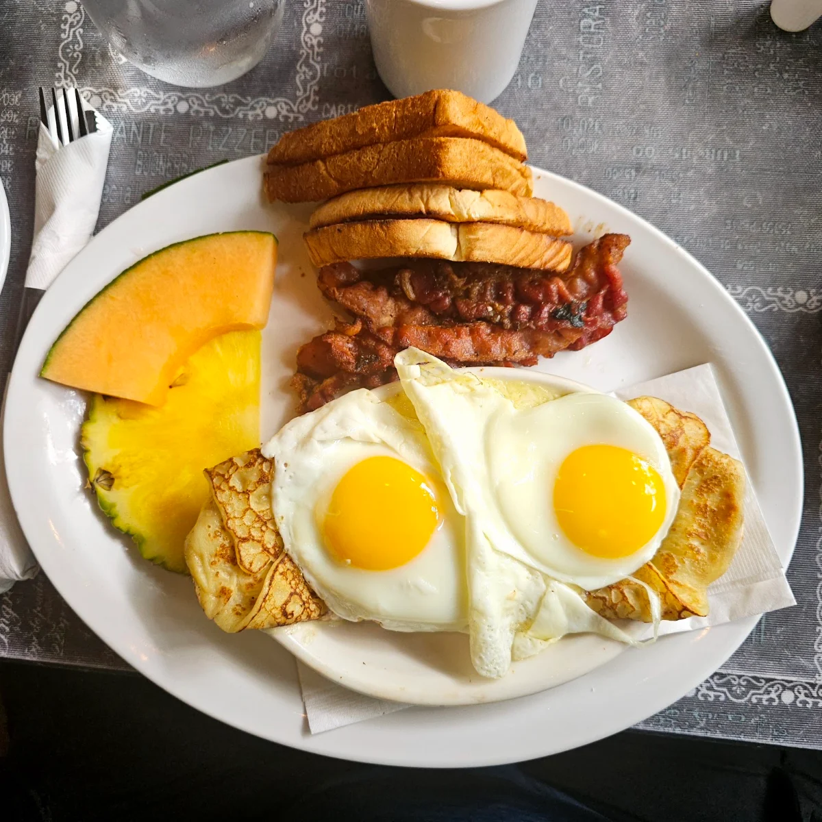 2 Oeufs Bacon Et Crêpe