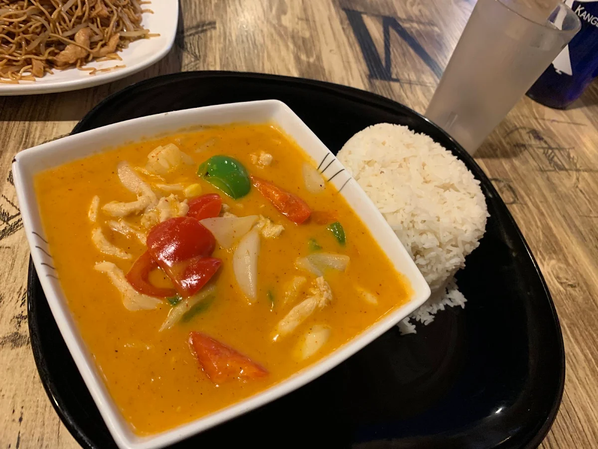 Thai Red Curry Chicken AMD Rice Bowl