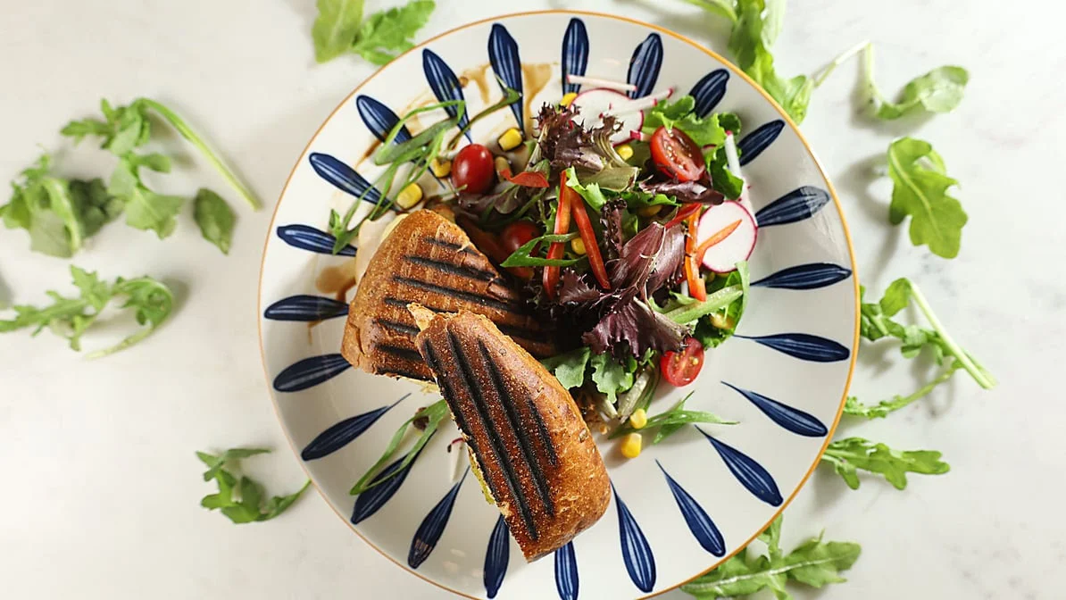 Highlights, Resto-Café . Traiteur Le 555 Midtown