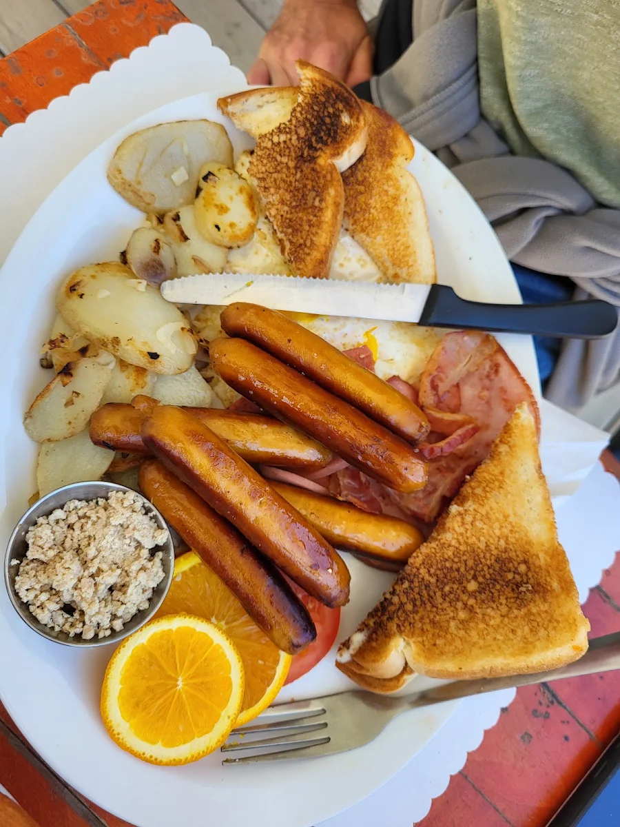 Highlights, Restaurant Des Cantons de Dudswell