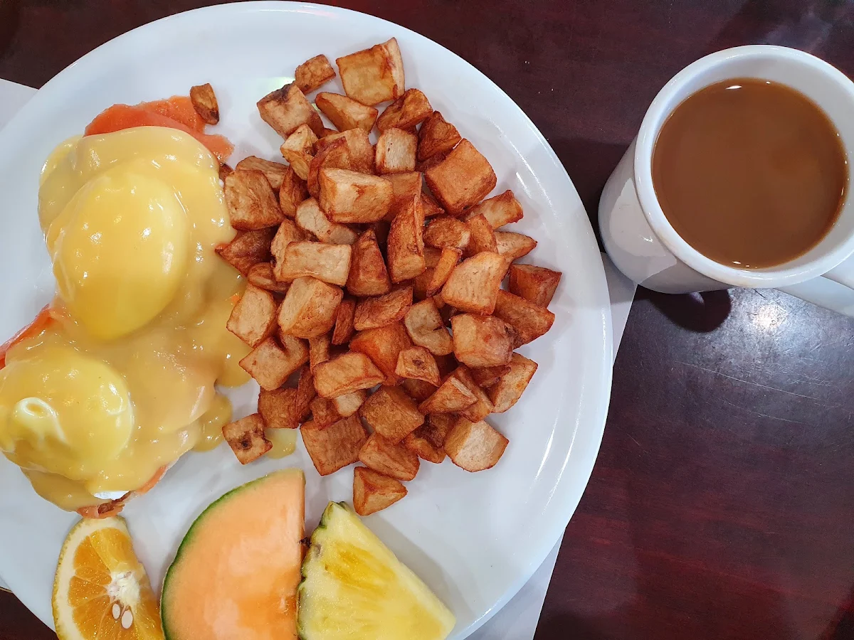 Béné Du Boisé Mushroom-swiss Benny