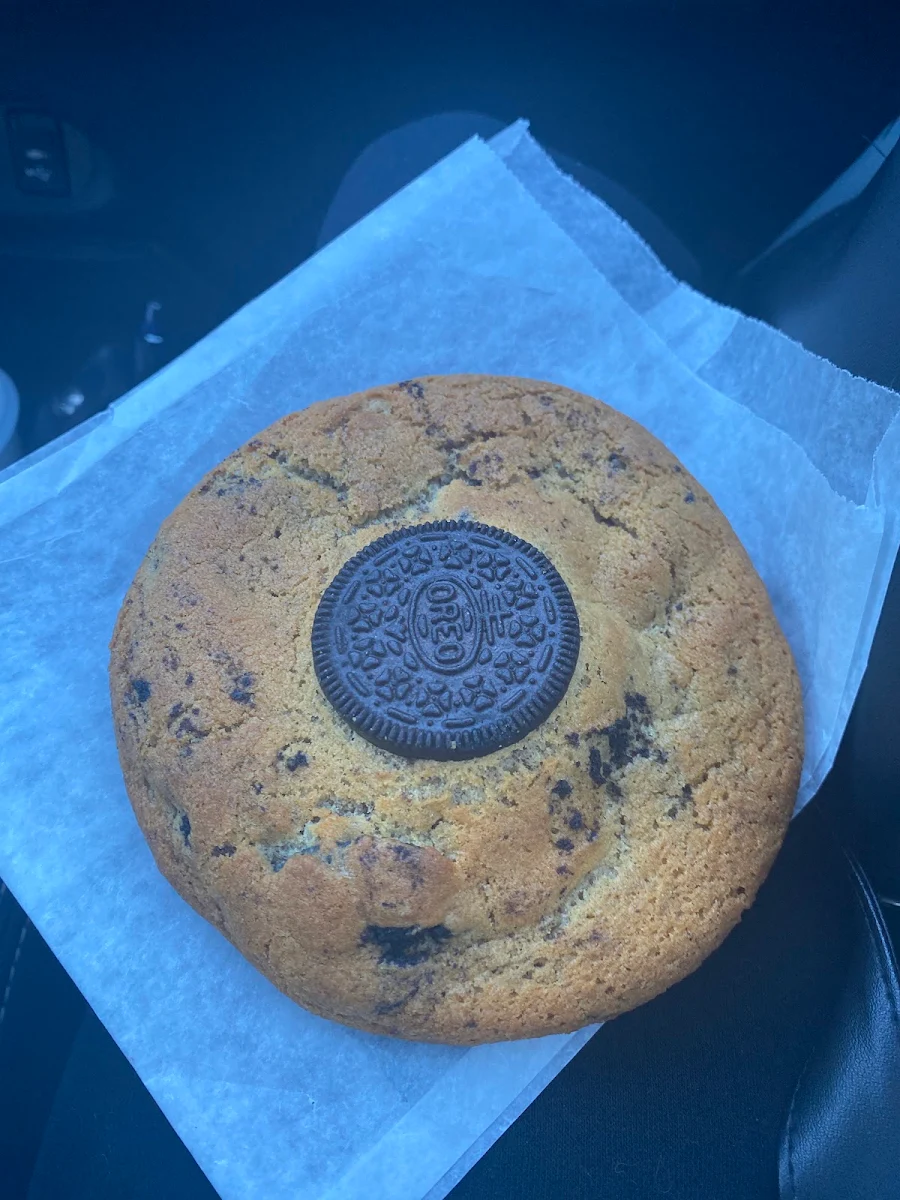 Chocolate Chip Cookie Stuffed with Oreos