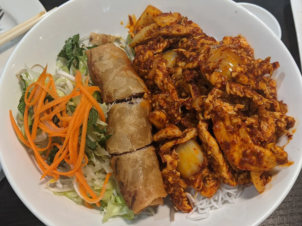 Lemongrass Chicken Vermicelli