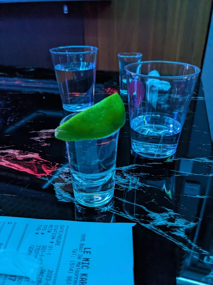 Tequila, Le Mic Karaoke Lounge