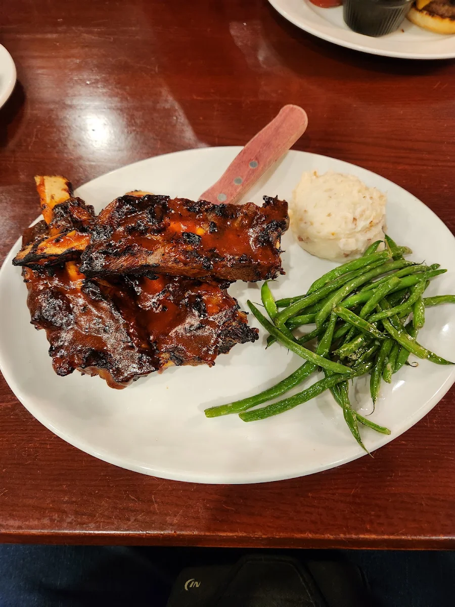 Bountiful Beef Ribs 3 Ribs