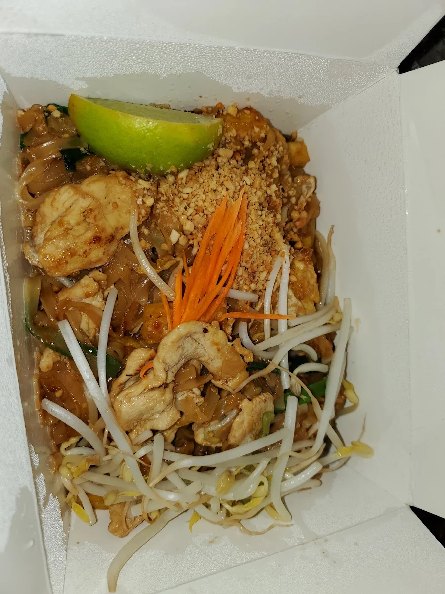 Chicken Pad Thai
