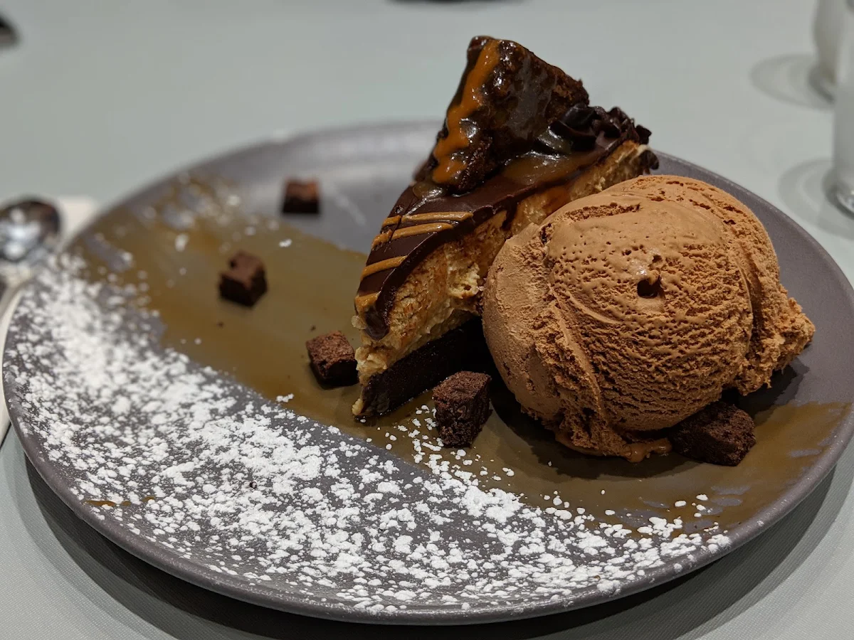 Caramel Fudge Brownie Cheesecake