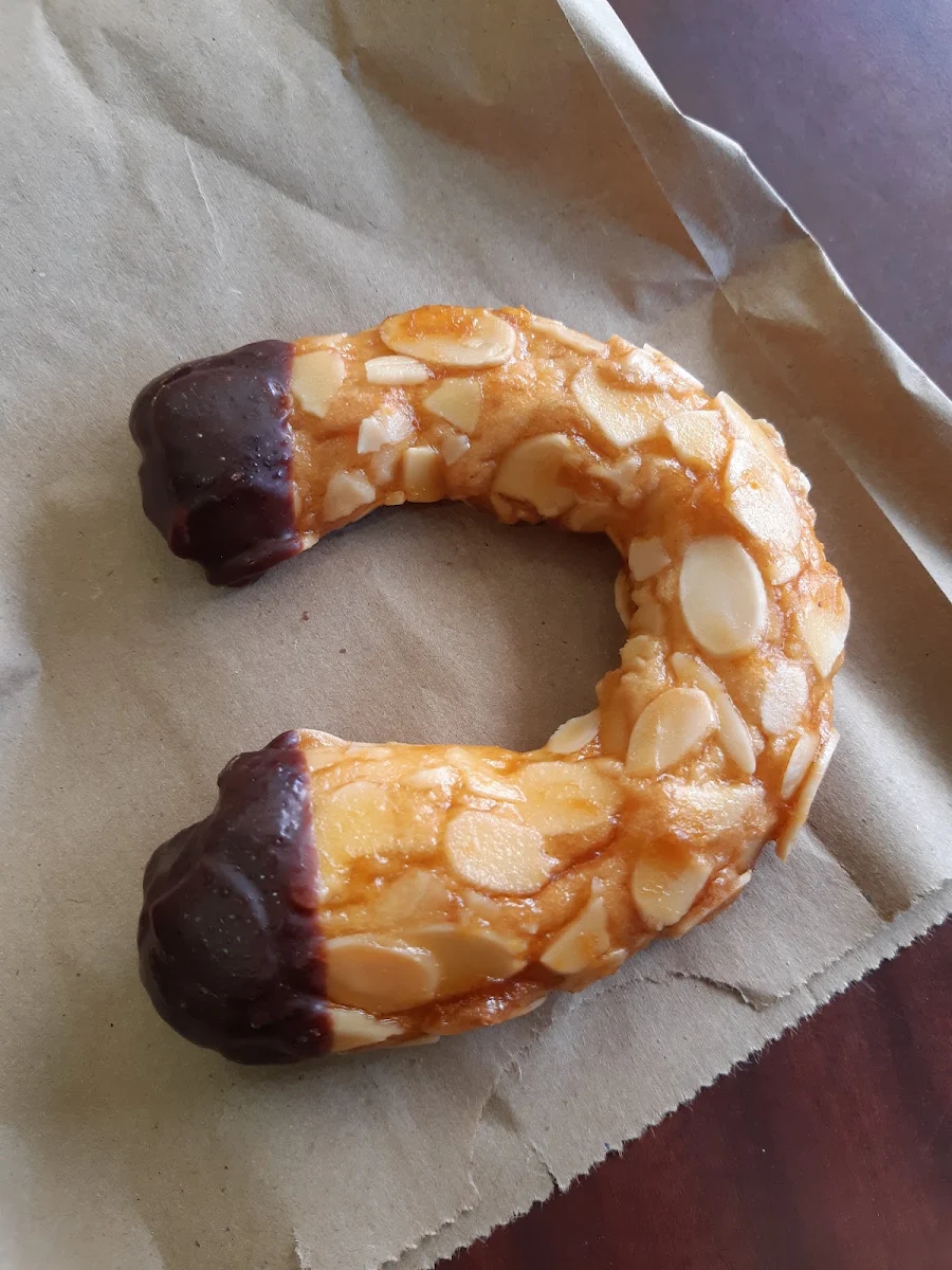 Almond Horseshoe