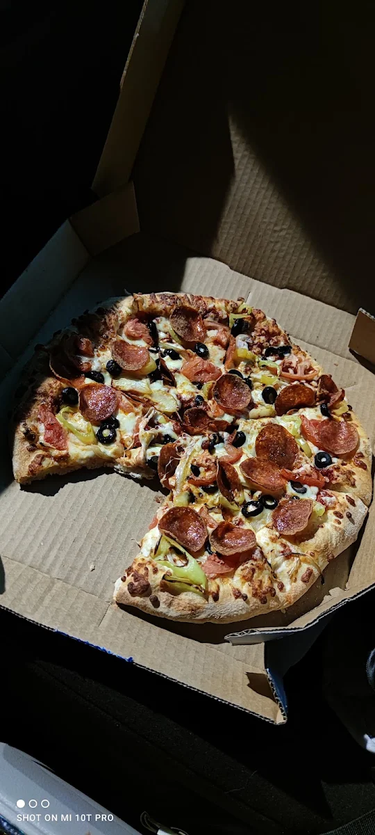 Pepperoni Bell Pepper Onion Tomato Olives Pizza