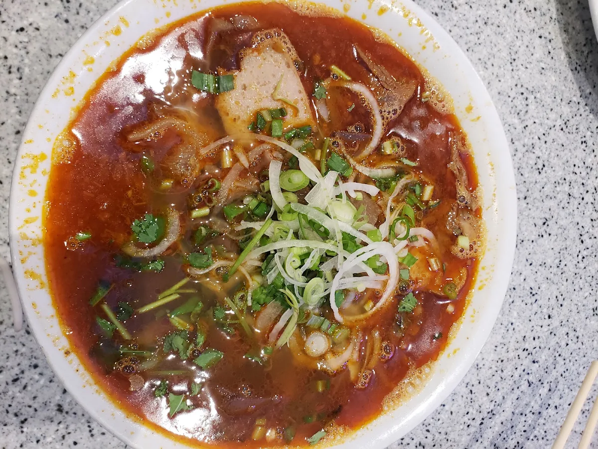 Saté Beef Rice Noodle Soup
