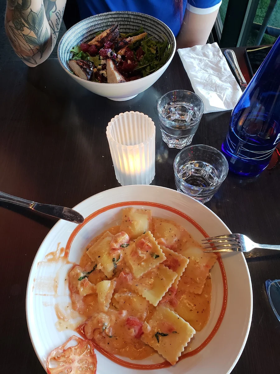 Ravioli Salsa Rosa Ravioli Salsa Rosa