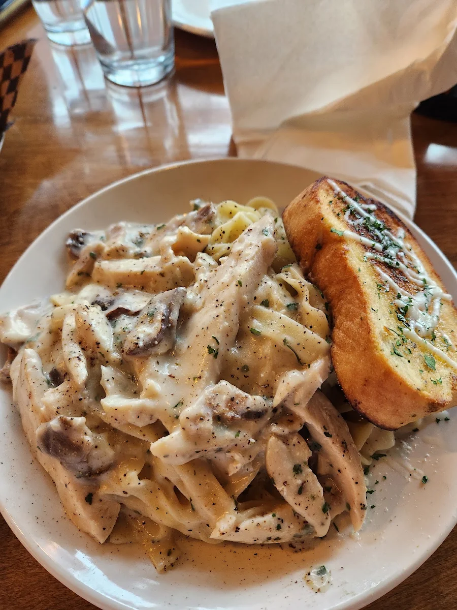 Chicken Alfredo Pasta