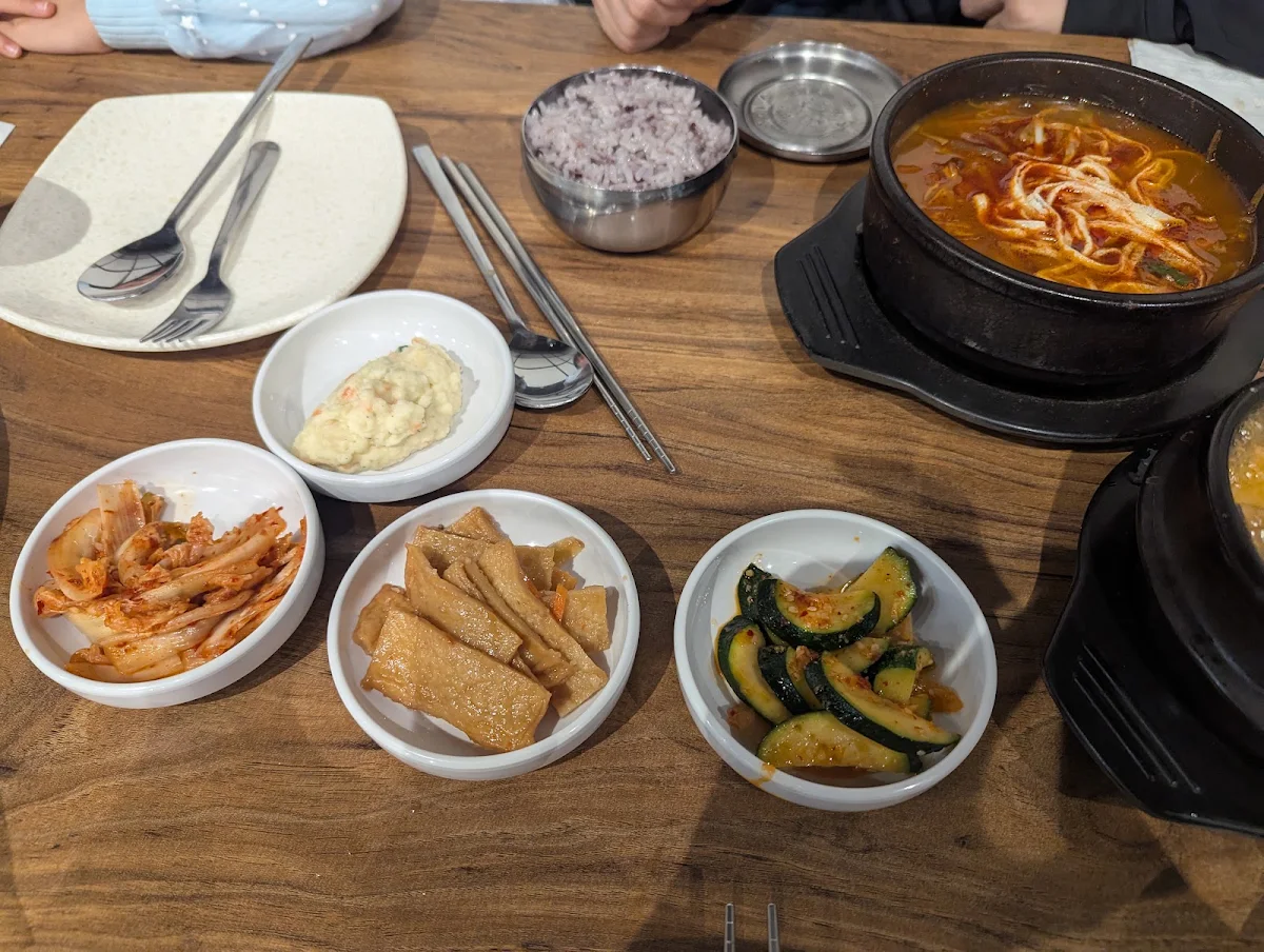 dolsot bibimbap 돌솥비빔밥