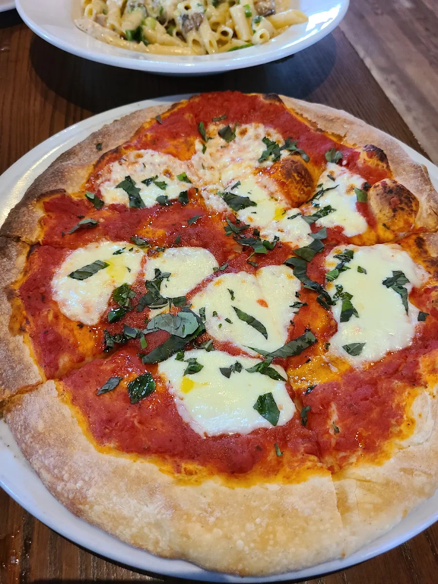 Pizza Margherita w Dairy Free Cheese Pizza