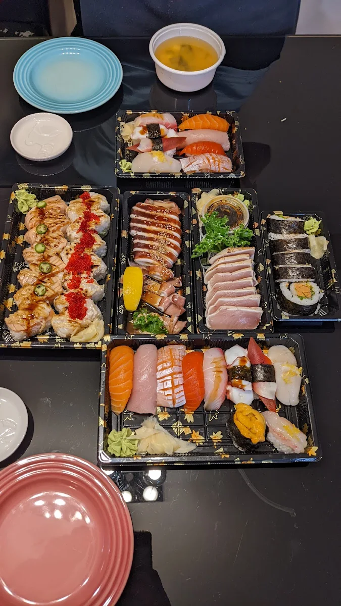 Aburi Salmon Nigiri Platter 8pcs