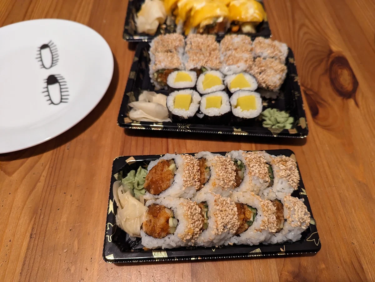 Spicy Salmon Roll 8 pcs