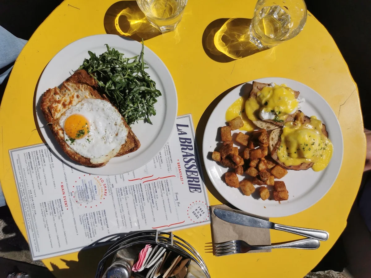 Classic Eggs Benedict with Home Fries