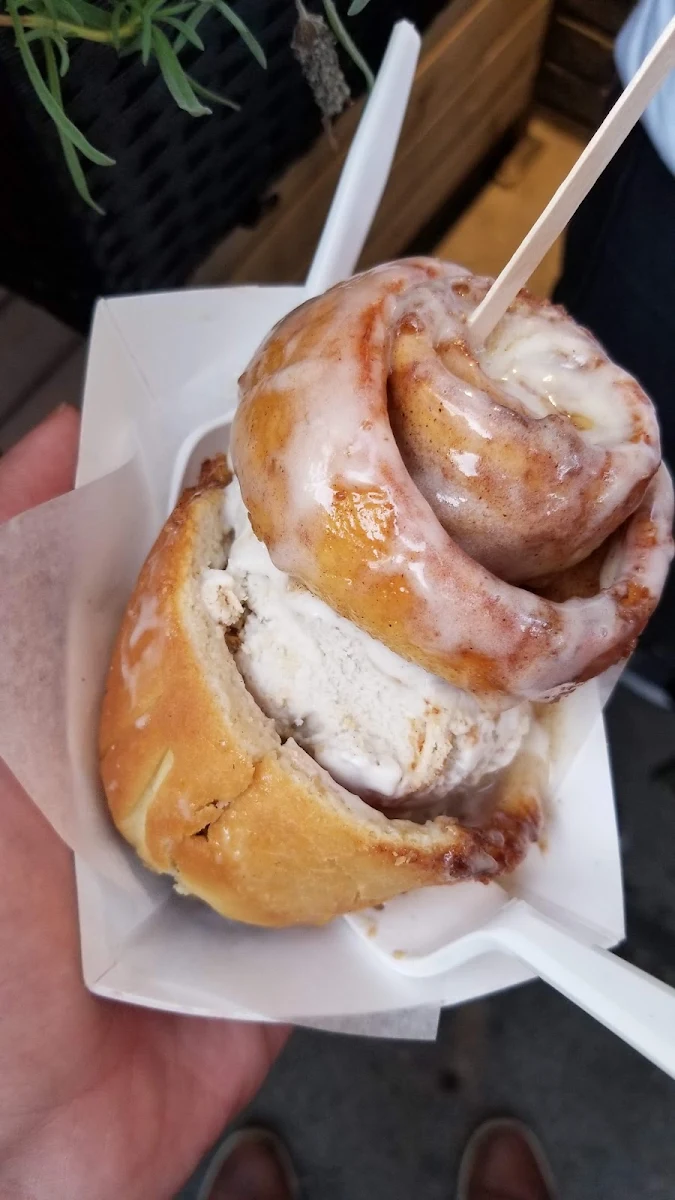 Cinnamon Bun Sammie