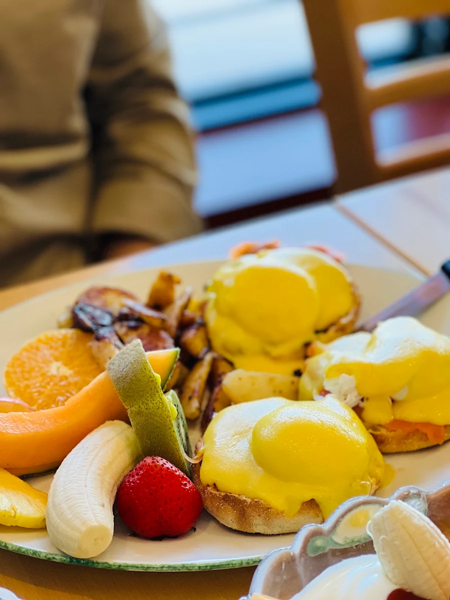 Smoked Salmon Benedict