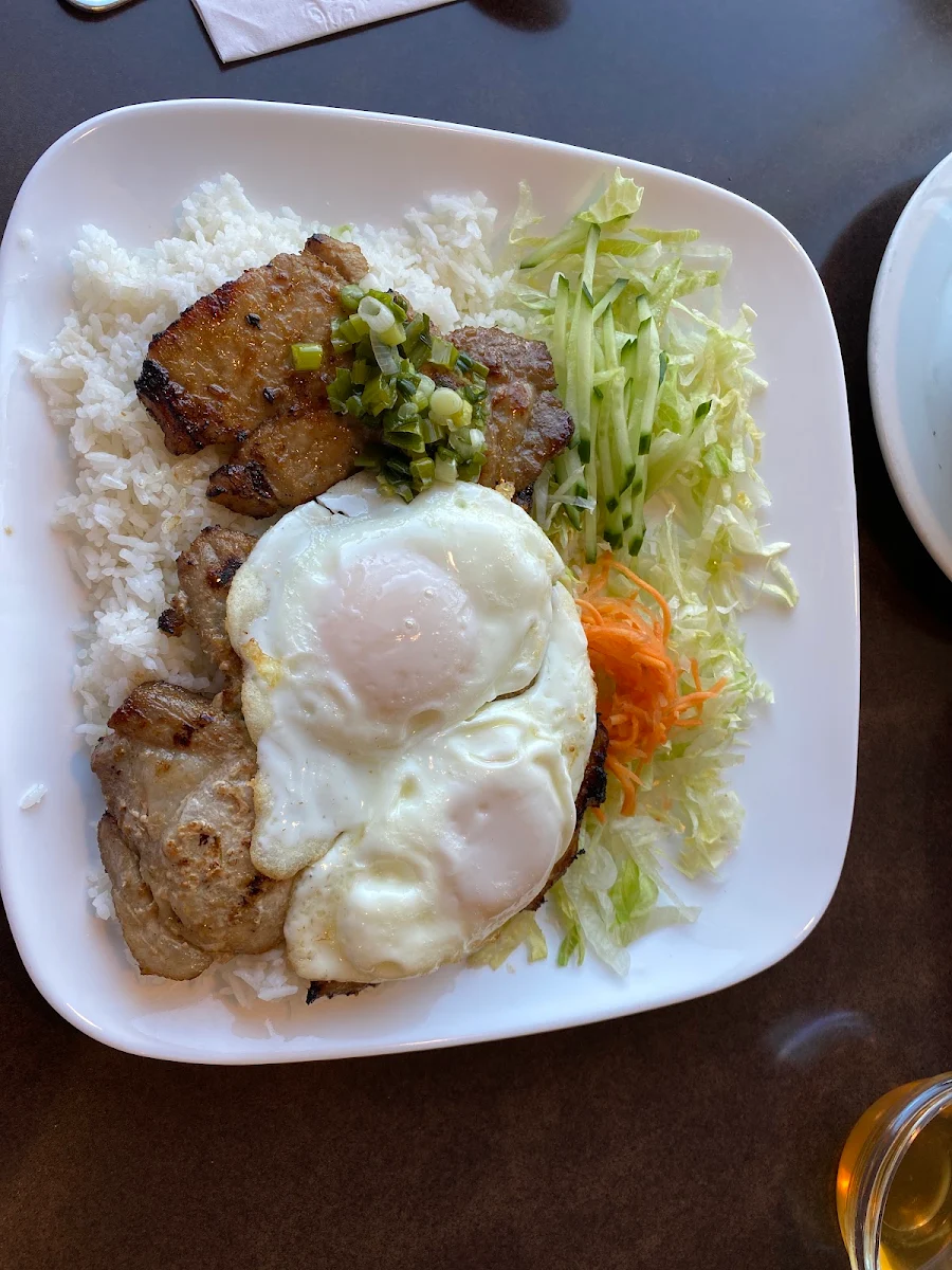 Fried Egg on Steamed Rice
