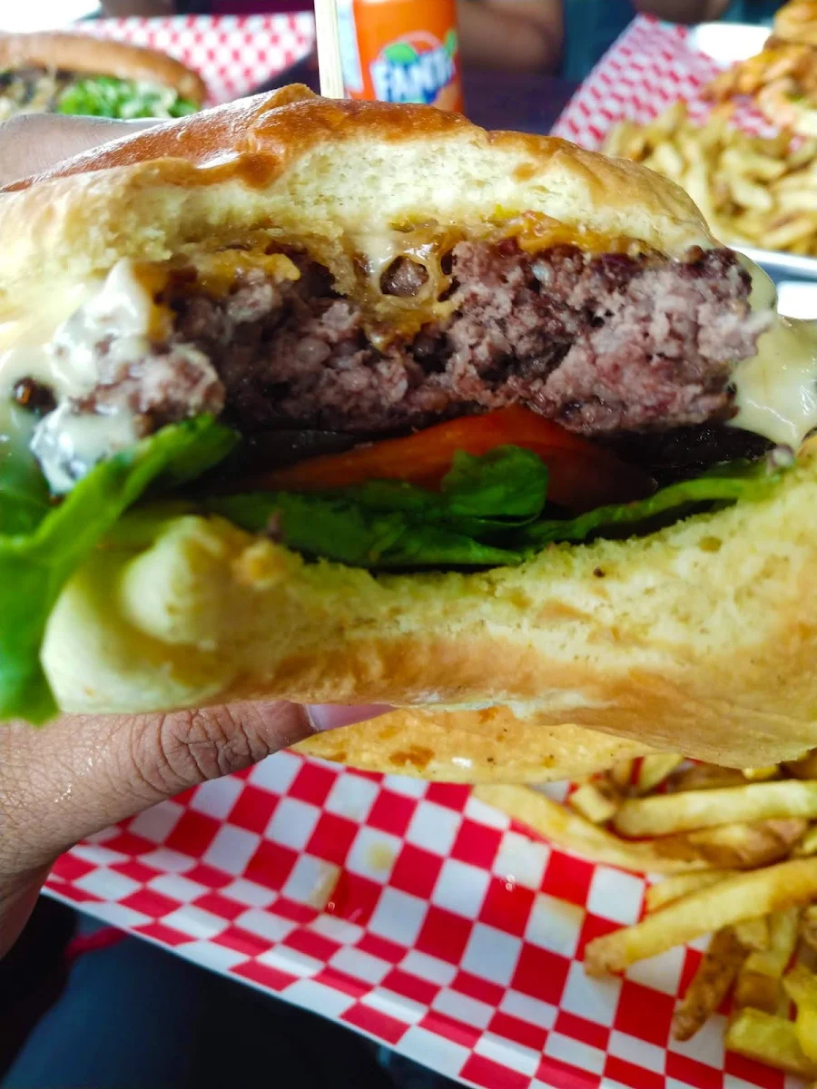 Cheeseburger, Gladiator Burger - Brampton