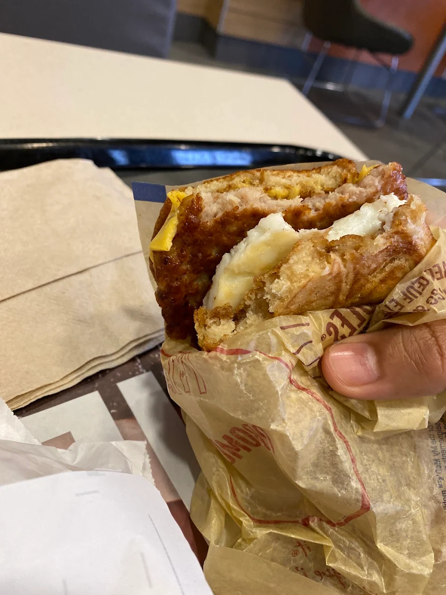 Spicy Egg & Hash Brown Breakfast Wrap Extra Value Meal 790 0 Cals
