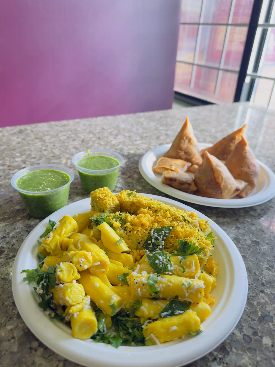 Dal Samosa, Shriji Catering And Takeout