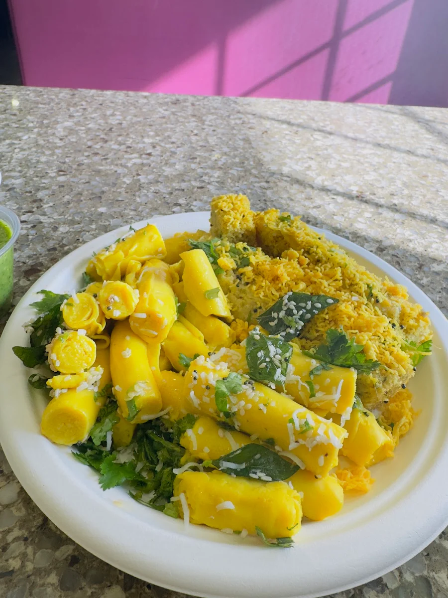 Khandvi, Shriji Catering And Takeout