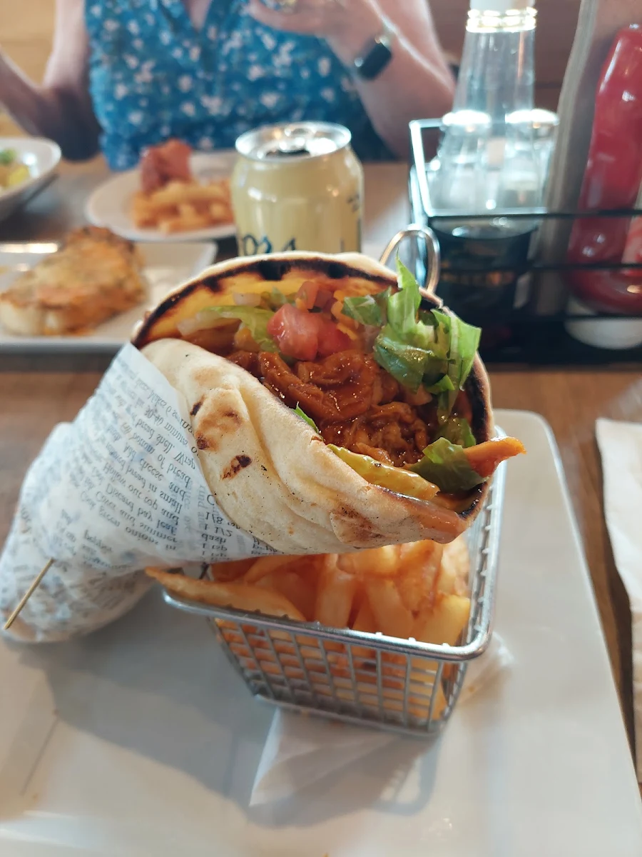 Pulled Pork Naan Sandwich