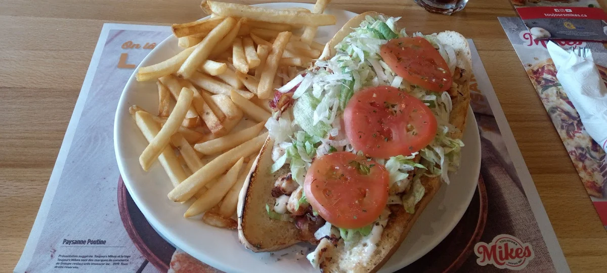 Sándwich de Pollo Con Papas Fritas French Fries