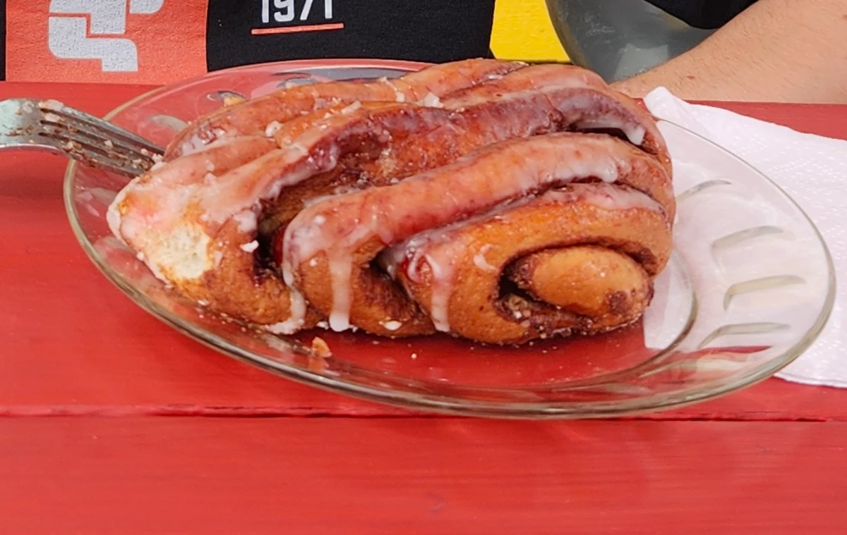 Regular Cinnamon Bun