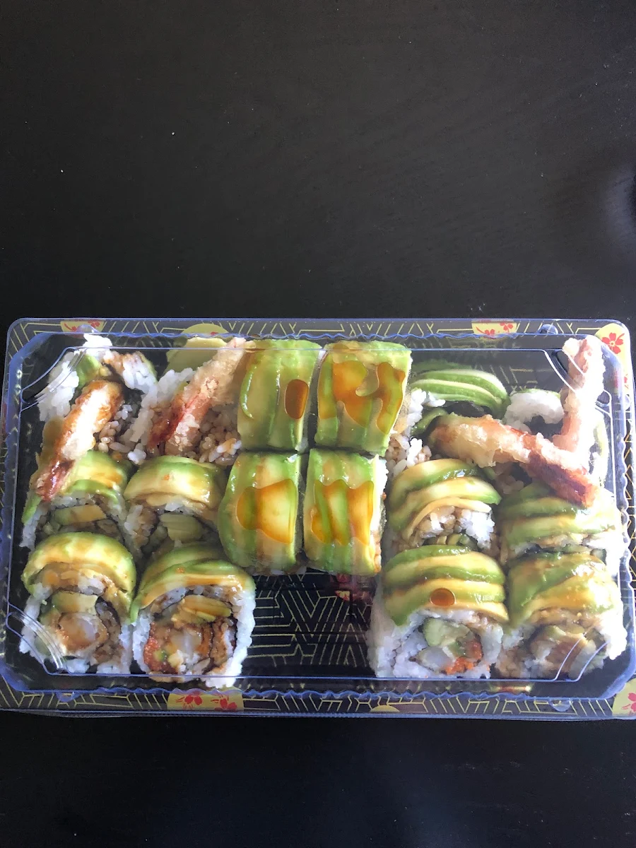 Green Dragon Roll 8 Pieces
