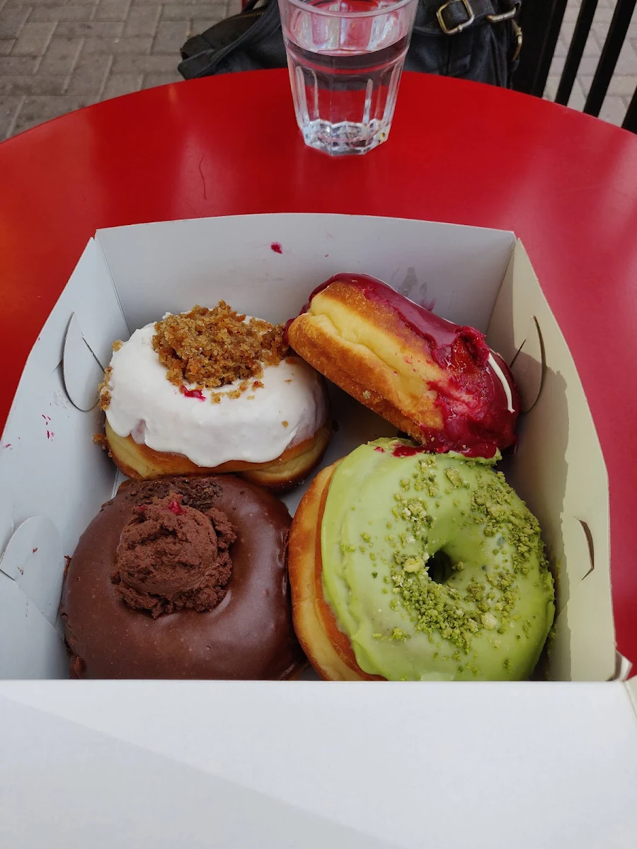 Ginngmon Red Velvet Sugar Munkki