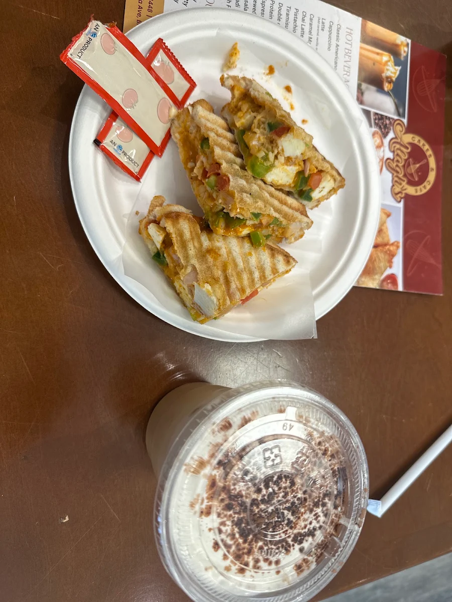 Highlights, Alagh’s Cakes & Cafe